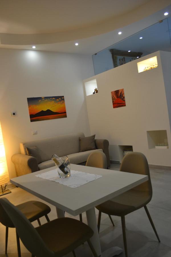 Questo Rinascimento Casa Brigitte Naples Exterior photo