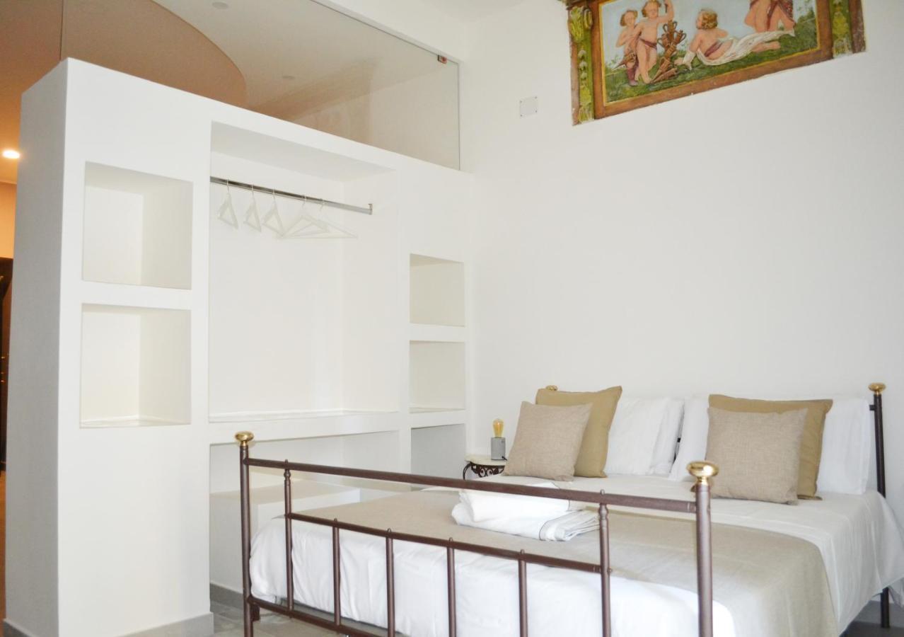 Questo Rinascimento Casa Brigitte Naples Exterior photo