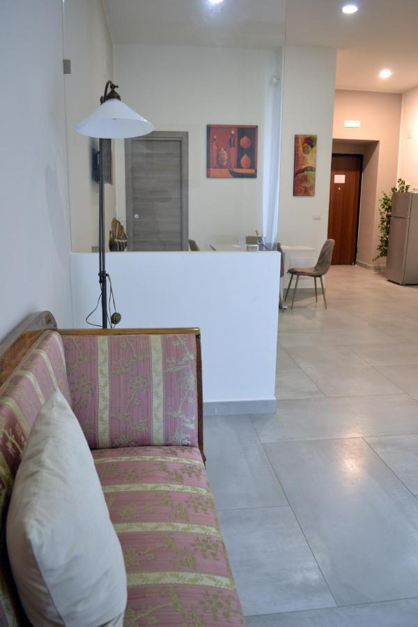 Questo Rinascimento Casa Brigitte Naples Exterior photo