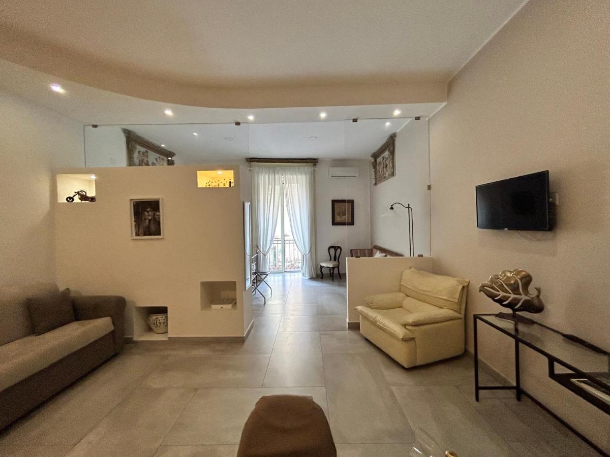 Questo Rinascimento Casa Brigitte Naples Exterior photo